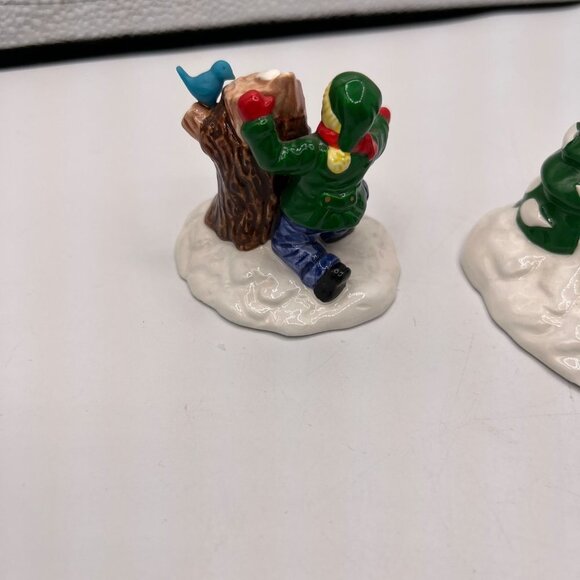 Department 56 Snowball Fort 5413-3 - Picture 8 of 16